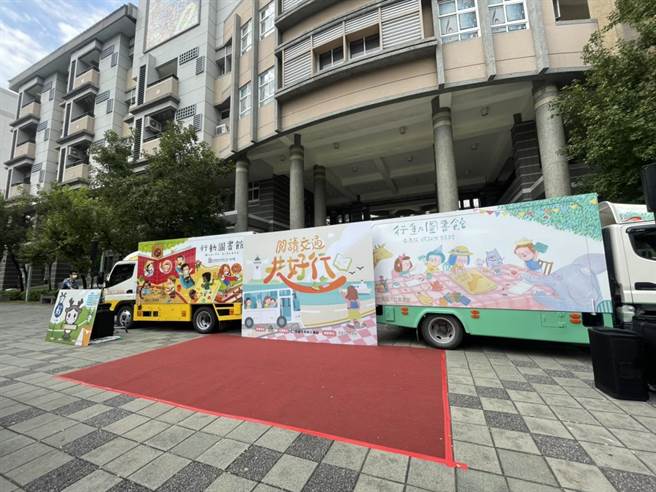 交通局与文化局携手推动「阅读交通共好行」计画。（洪靖宜摄）