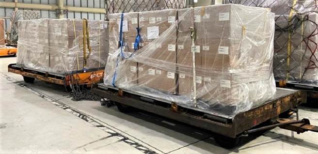 全球整体空运及海运市场面临市场需求下降、价格下跌的挑战。图为航空货运。（资料照）