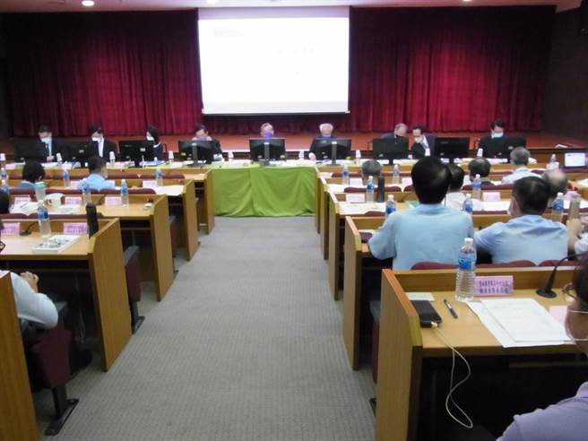 云林县长选情升温，检察总长邢泰钊南下关切查贿事宜。（张朝欣摄）