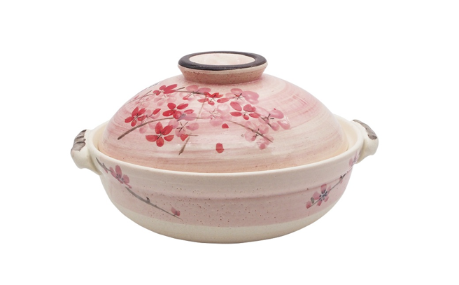 台隆獨家 日本製粉垂櫻土鍋 售價2650 – 4980元　特價1590 – 2990元。（台隆手創館提供）