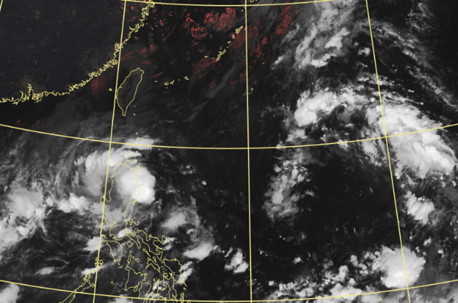 戴立綱說明低壓對台灣降雨的影響。（翻攝自氣象局）