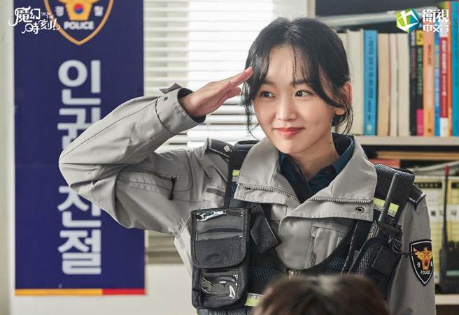 秦基周曾被刘在石夸讚为韩国演艺界中最强的「转职高手」。（卫视提供）