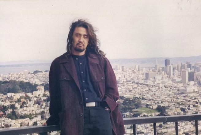 柳承龙20多岁长髮照震惊网友。（摘自韩网）