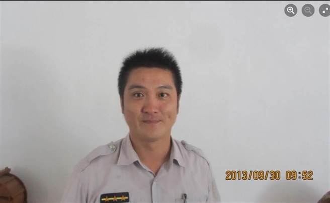 条子鸽出书、po文，引发无数争议。（翻摄警方网站）