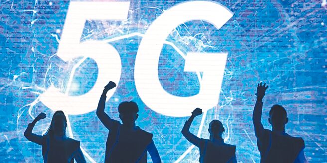 TrendForce预期明年5G手机渗透率将成长至6成，同时也有更多AR／VR的硬体与服务推出，有机会带旺新的光学零组件与显示技术。图／本报资料照片