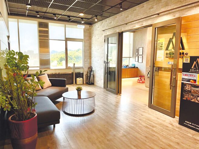 金锋山商务中心装潢优雅舒适高效率的办公环境，带新创客户努力往梦想迈进。图／金锋山商务中心提供