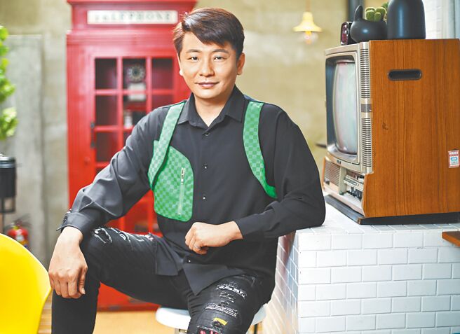 蔡佳麟11月将在台中开唱，期待与粉丝见面互动。（陈俊吉摄）