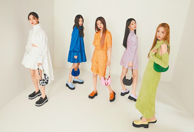 CHARLES & KEITH联手ITZY推出 ITZ MINE 系列。（CHARLES & KEITH提供）