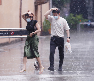 大雨突襲防香港腳上身 醫授預防之道 這點很重要