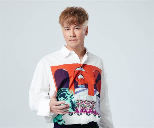 李圣杰宣布加盟华纳音乐。（华纳音乐提供）