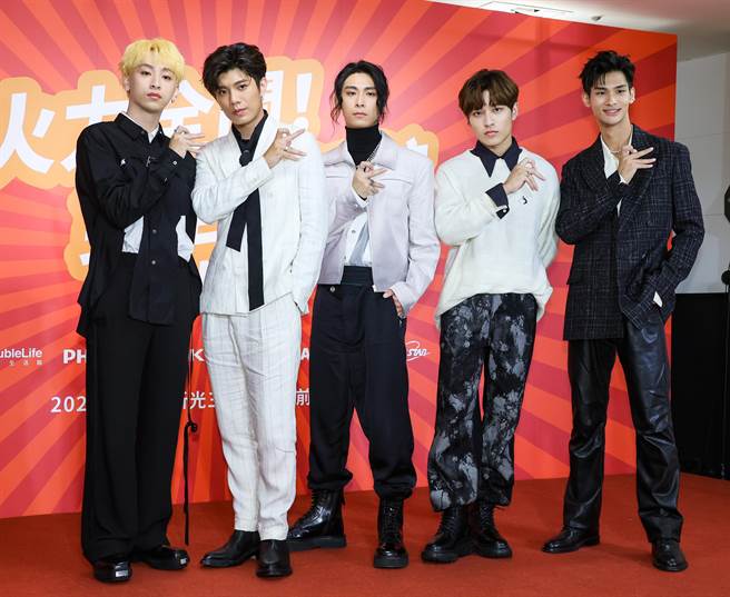 曹家齐（左起）、陈峻廷、MAX、李承隆、夏浦洋。（罗永铭摄）