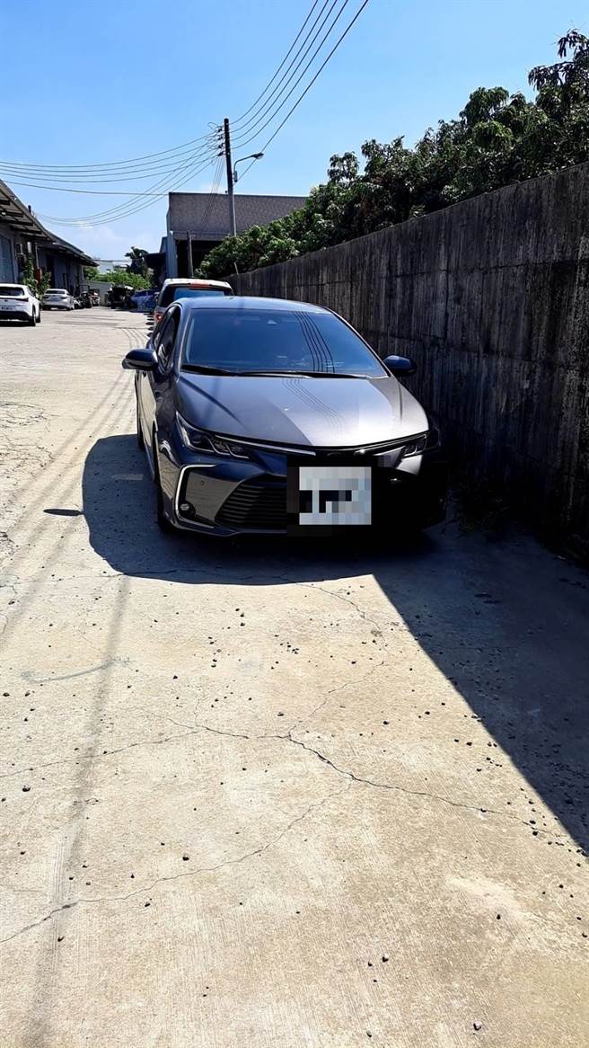 台中市警方协助铁路警察13日于南屯区寻获疑似歹徒做案车辆。（台中市警察局提供／张妍溱台中传真）