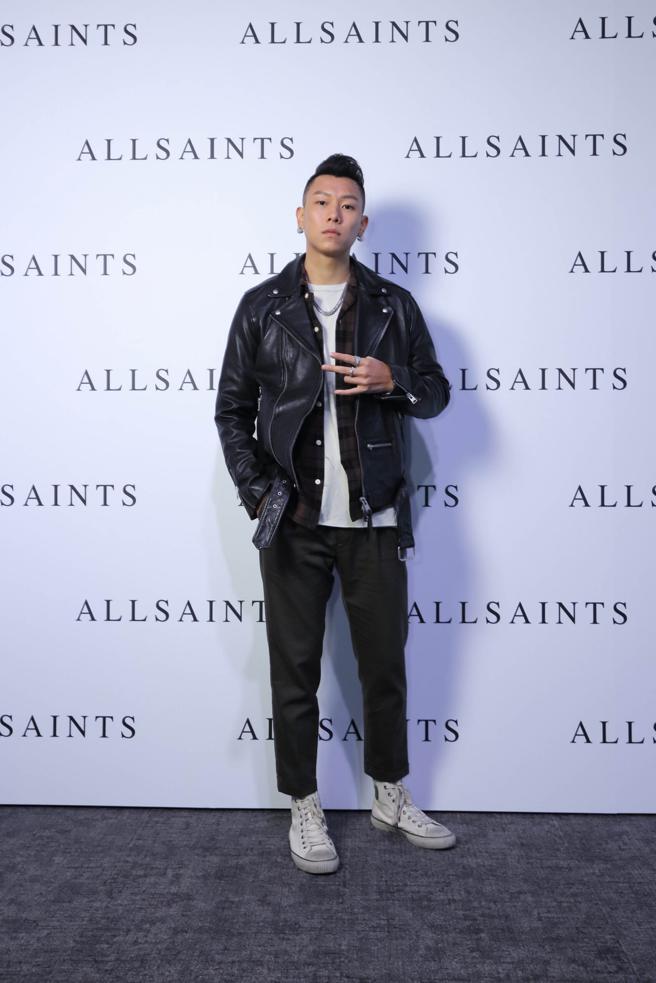 瘦子E.SO当了爸爸后心境有了改变，佩戴他为ALLSAINTS设计的银饰品，充满摇滚时尚。（陶福媛摄）
