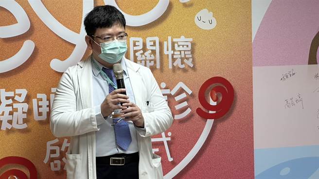 耕莘医院主任陈志明说，发现就医上的许多不便后，开始研拟如何为了为身心障碍者，设计更完善全面的诊疗环境。（李奇叡摄）