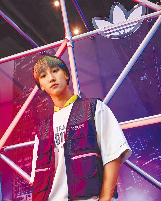 小孩昨宣布退團，並列5點聲明自清。（摘自IG）