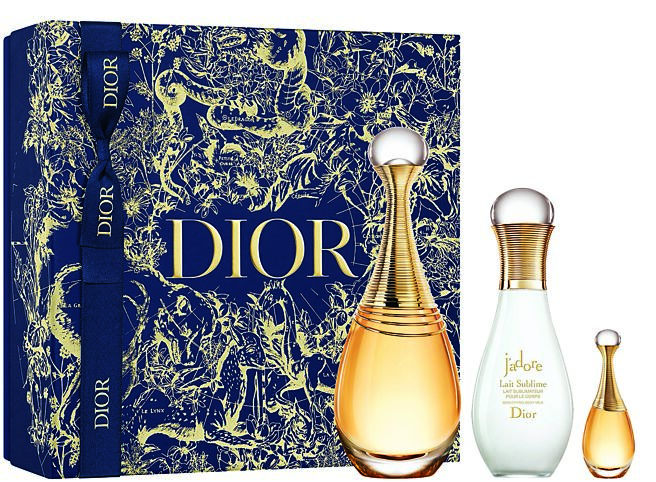 比漾廣場Dior J’adore經典香氛潤澤組，J’adore香氛100ml＋金萃潤澤身體乳75ml＋J’adore香氛5ml，推薦價6435元。（比漾廣場提供）