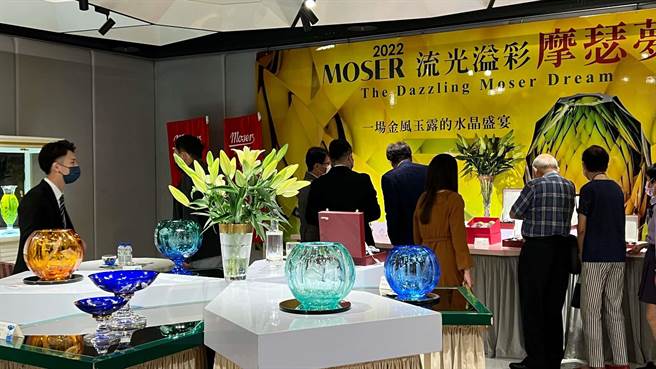 「2022流光溢彩摩瑟梦」巡迴展高雄场在汉来饭店展出。（柯宗纬摄）