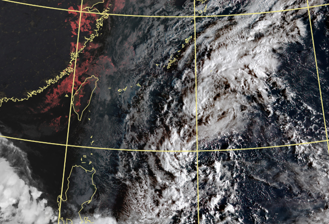 東北季風加上熱帶系統，「共伴效應」將為北、東帶來大量降雨。（中央氣象局提供）