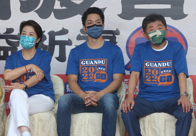 圖為無黨籍台北市長參選人黃珊珊（左起）、國民黨台北市長參選人蔣萬安以及民進黨台北市長參選人陳時中。（資料照,趙雙傑攝）