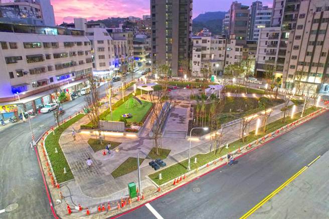 城中城2021年10月遭人纵火、夺46命后，原建物遭判定危楼拆除，改建「府北公园」，14日正式对外开放。（高市工务局提供／袁庭尧高雄传真）