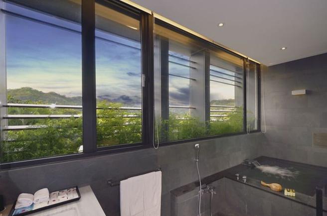 ▲暖汤假期•乐游大坑住宿专案-豪华客房内皆设有独立式温泉泡汤池。　图：台中日光温泉度假酒店／提供