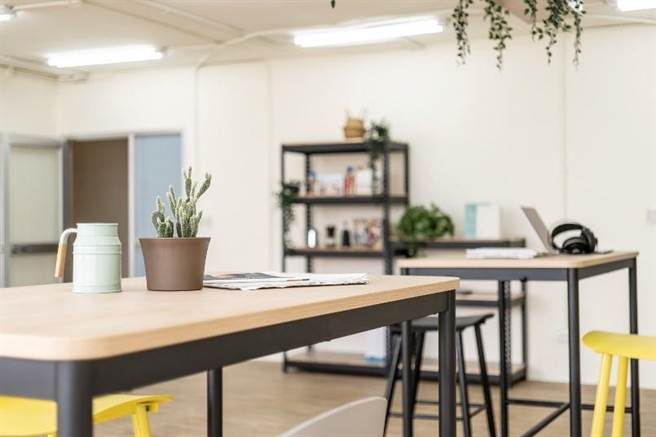 桃园设计库2023年共释出7间进驻办公室、20个固定座位区，今起开放报名进驻。（青年局提供／蔡明亘桃园传真）