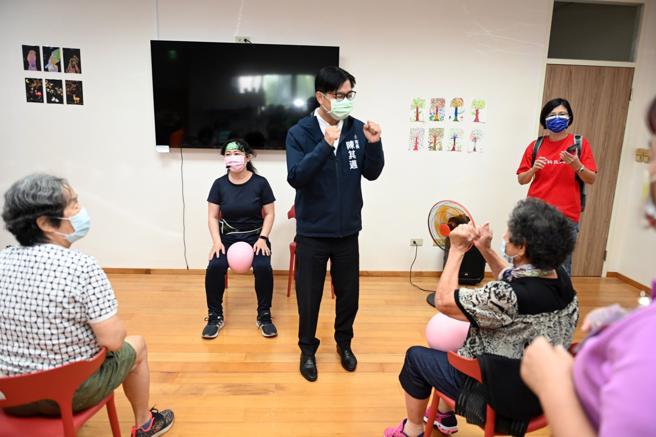 田寮区首间日照中心揭牌开幕 陈其迈上任后积极布建长照资源 盼将社区长辈照顾好│高雄