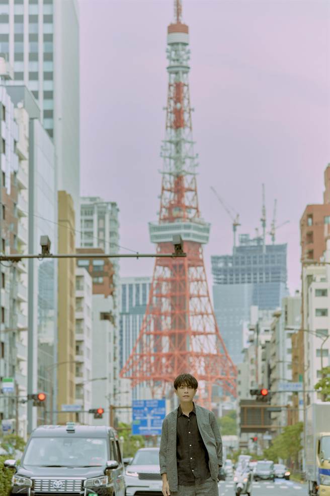 韦礼安之前飞往日本拍摄新歌MV。（The Orchard提供）