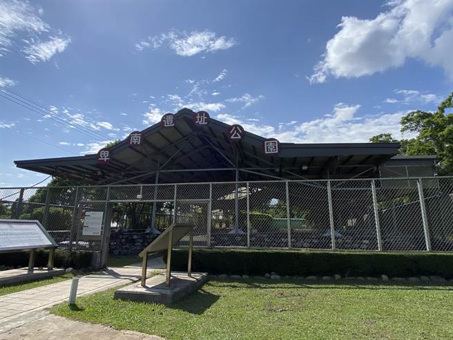 台东民眾连署向中央及地方递交陈情书要求开发曾允诺兴建的道路，但该计画道路位于卑南考古遗址精华区，史前馆盼寻求替代方案。（蔡旻妤摄）