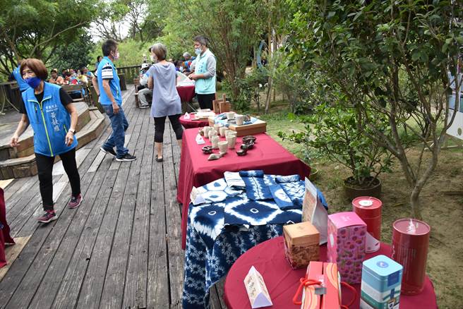 苗栗市公所举办社区营造成果发表会，在苗栗市新英里杜石地举行。（谢明俊摄）