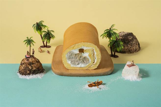 台中店限定「焦糖海盐芋子烧」，蛋香十足的轻柔蛋糕卷中卷进鲜奶芋泥，搭配少许的特制焦糖海盐，甜而不腻，一条420元。（食芋堂提供）