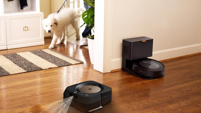 iRobot的Roomba j7+扫地机器人搭载能辨识障碍物之科技，搭配Braava jet m6拖地机器人先喷水软垢功能，让毛宝贝家庭的清洁更方便、乾净。（iRobot提供）
