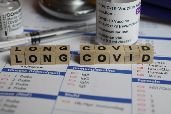 台湾新冠确诊总人数已增至6百多万人，长新冠患者人数或已接近百万，由于相关研究仍不足，患者的医疗与社会协助应该受到重视。（图／Shutterstock)