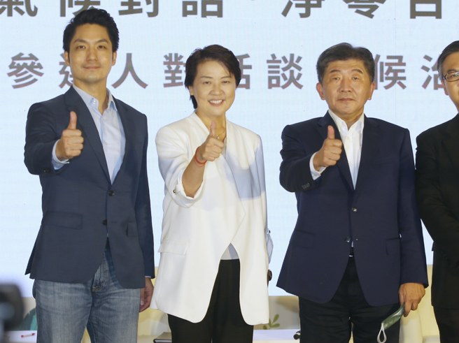 陈时中自从宣布参选之后，始终都是焦点人物，不仅话题不断，网路声量更是居高不下，但随之而来的负面声量，也是三人之中占比最大，而蒋万安近三个月网路声量表现相当不错，相较于陈时中和蒋万安的网路热议程度，黄珊珊明显落后。(摄影/杜宜谙)