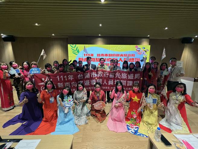 台南市政府观光旅游局办理「新南向旅游导览人员培训」，训练新住民提供解说服务，行销台南。（洪荣志摄）