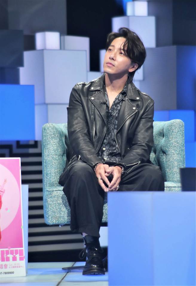 坤达日前上《36题爱上你》分享与柯佳嬿的夫妻相处之道。（公视提供）