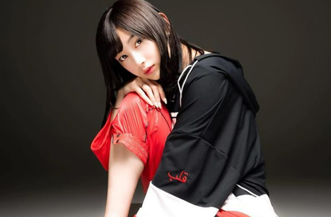 志田爱佳改当酒店公关后，被爆出开时薪日币3万诱劝其他女团成员下海。(manaka.shida.98 IG)