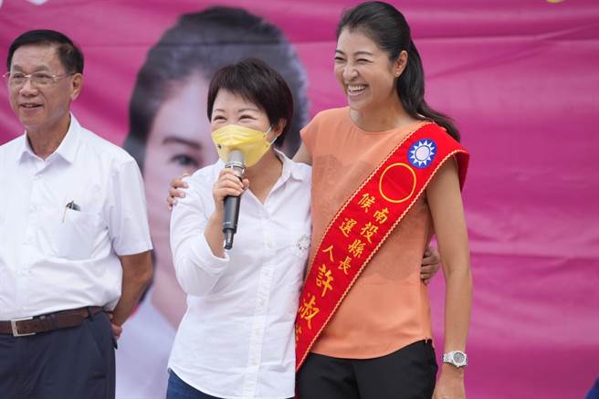 盧秀燕稱讚許淑華一定是好縣長，因為許淑華在立院，為了守護南投，絕不妥協。（許淑華競辦提供／楊靜茹南投傳真）