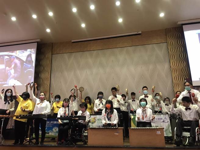 去年7月，屏東縣磐石社會福利事業基金會動工打造「飛揚天使莊園」，不料因建築材料飛漲，導致目前出現7500萬的資金缺口，基金會15日舉辦募款餐會，盼各界善心人士協助。（謝佳潾攝）