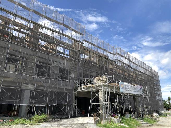 去年7月，屏東縣磐石社會福利事業基金會動工打造「飛揚天使莊園」，不料因建築材料飛漲，導致目前出現7500萬的資金缺口，基金會15日舉辦募款餐會，盼各界善心人士協助。（磐石基金會提供／謝佳潾屏東傳真）