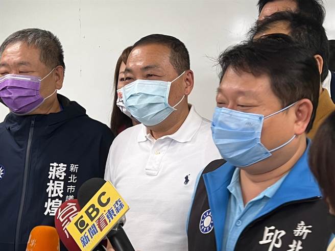 侯友宜表示每个工作都在挑战自己。（王扬杰摄）