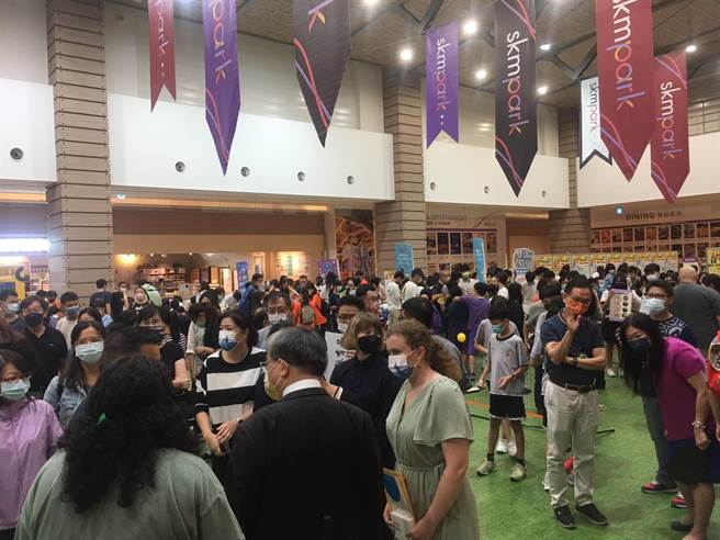 2022双语教育博览会现场有不少民眾前来参加。（崔正纲摄）