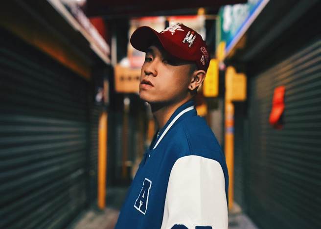 A.Roll推出首支单曲〈YAKUZA家〉。（飞行麋鹿音乐提供）