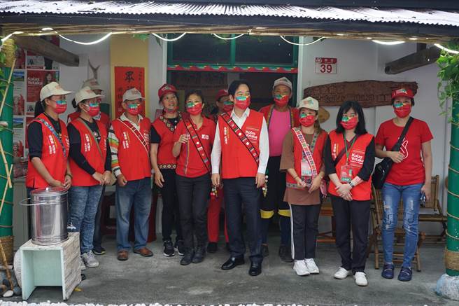 副总统赖清德到Kolas 乐合部落老家问候。（王志伟摄）