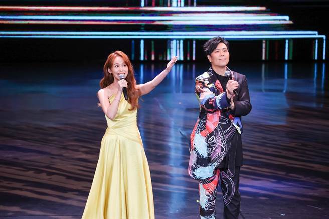 陳明珠（左）、邵大倫擔任今晚「廣播金鐘獎」典禮主持人。（羅永銘攝）