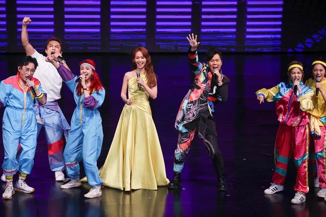 陳明珠、邵大倫與10多位DJ表演「活力DJ動起來」。（羅永銘攝）