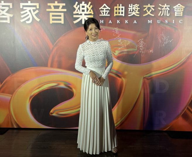 入围金曲奖「最佳客语歌手」徐世慧，希望能让听者感受到当年客家人离开故乡时，承载着家人的殷殷期朌，辛苦奋斗，隐忍包容的精神。(戴志扬翻摄)