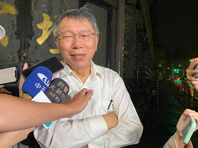 柯文哲今晚表示，蔡壁如是有担当的人，她觉得说何必给别人诬赖，自己先辞掉再来救济，选举要到了，拖着也不是办法，先让她休息个几天再说。（陈育贤摄）