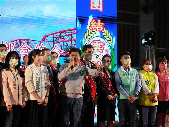 针对侯友宜称自己的政见在4年内一一兑现的说法，林佳龙受访时则说，如果侯市长觉得做了12年，所有事都做到了，但又没有新到政见，显然他这一次就不需要再连任，就换自己来大翻新，可以新的气象，新人、新政、新的作为。(黄敬文摄)
