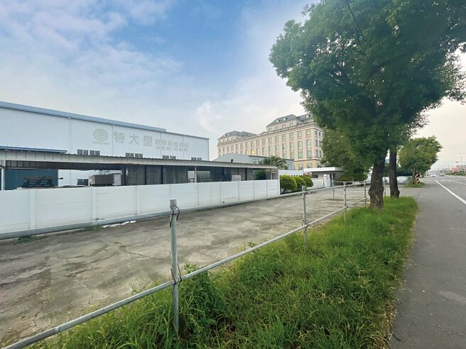 工业地产因企业需求殷切，第三季交易金额在全台占比达87％。图为普华不动产标售台南永康精华交流道甲种工业地产。图／业者提供